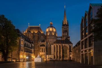 Aachen Cathedral at night- Stock Photo or Stock Video of rcfotostock | RC-Photo-Stock