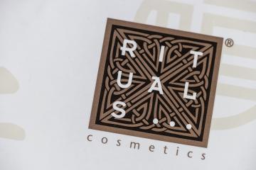 AACHEN, GERMANY OCTOBER, 2017: Rituals logo on a paper bag. Rituals is a company for Cosmetics.- Stock Photo or Stock Video of rcfotostock | RC Photo Stock