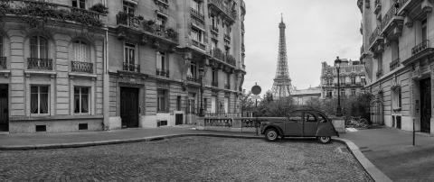 Avenue de Camoens with Eifel Tower in Paris SW panorama- Stock Photo or Stock Video of rcfotostock | RC-Photo-Stock