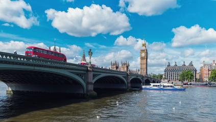 Big Ben, Westminster Bridge with red bus on River Thames in London, the UK.- Stock Photo or Stock Video of rcfotostock | RC-Photo-Stock