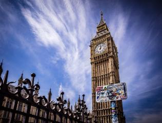 Big Bend mit blauem Himmel und Wolken, London, Vereinigtes Königreich : Stock Photo or Stock Video Download rcfotostock photos, images and assets rcfotostock | RC Photo Stock.: