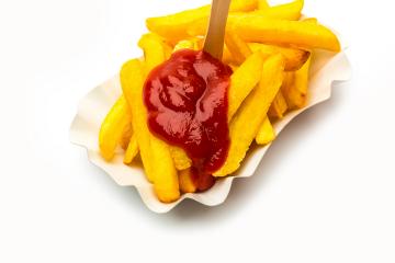 fritten mit ketchup in einer schale- Stock Photo or Stock Video of rcfotostock | RC Photo Stock