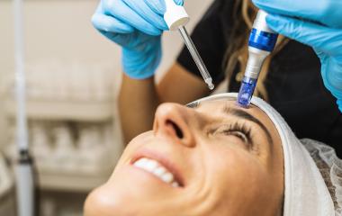Microneedle mesotherapy. Beautiful woman receiving microneedling rejuvenation treatment in cosmetology salon.  : Stock Photo or Stock Video Download rcfotostock photos, images and assets rcfotostock | RC Photo Stock.: