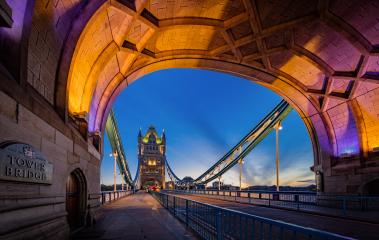 Tower Bridge zur blauen Stunde, London, Vereinigtes Königreich : Stock Photo or Stock Video Download rcfotostock photos, images and assets rcfotostock | RC Photo Stock.: