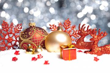 weihnachten hintergrund bild mit christbaumkugeln und bokeh hintergrund- Stock Photo or Stock Video of rcfotostock | RC Photo Stock