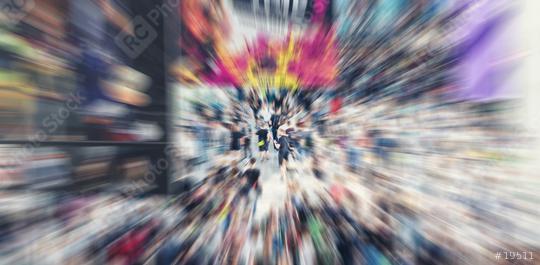  Zoom auf anonyme Menschenmenge in der Stadt  : Stock Photo or Stock Video Download rcfotostock photos, images and assets rcfotostock | RC Photo Stock.: