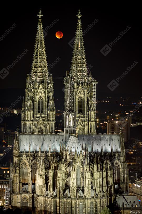 Blood moon between Cologne cathedral  : Stock Photo or Stock Video Download rcfotostock photos, images and assets rcfotostock | RC Photo Stock.: