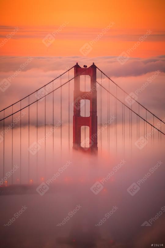 Goleden Gate Bridge zum Sonnenaufgang in orange, USA, Kalifornien  : Stock Photo or Stock Video Download rcfotostock photos, images and assets rcfotostock | RC Photo Stock.: