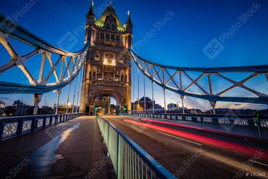 Tower Bridge zur blauen Stunde, London, Vereinigtes Königreich  : Stock Photo or Stock Video Download rcfotostock photos, images and assets rcfotostock | RC Photo Stock.: