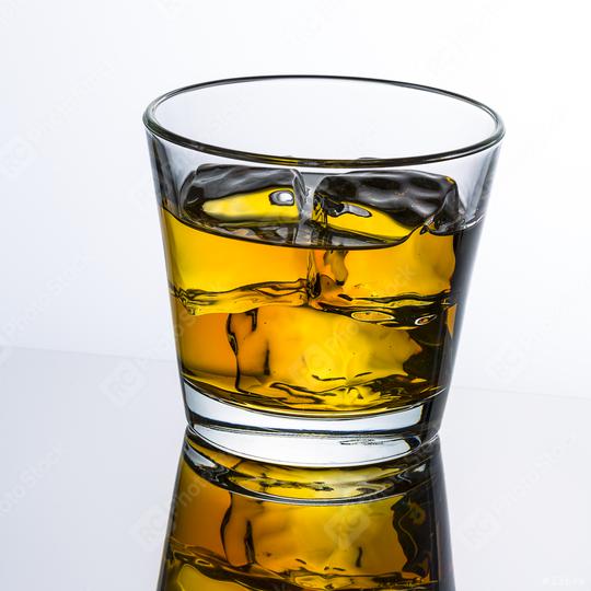 Whisky Glas mit eiswürfeln  : Stock Photo or Stock Video Download rcfotostock photos, images and assets rcfotostock | RC Photo Stock.:
