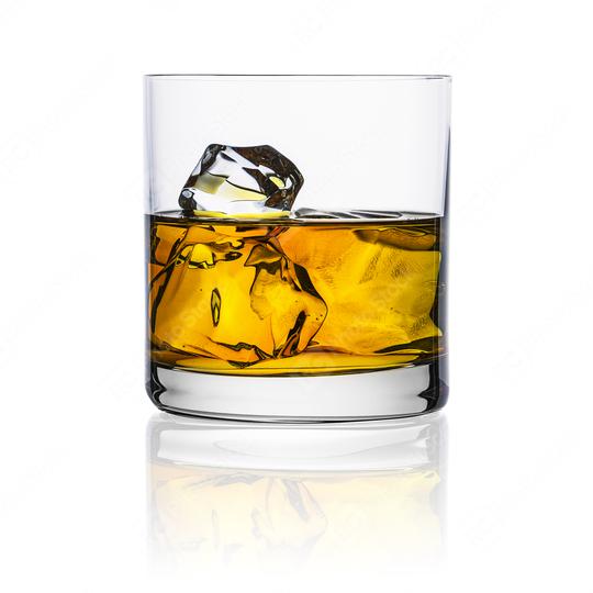 Whisky glas mit eiswürfeln  : Stock Photo or Stock Video Download rcfotostock photos, images and assets rcfotostock | RC Photo Stock.: